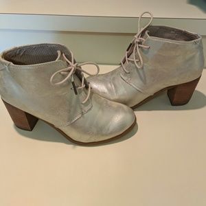 TOMS Metallic Lunata Lace-Up Booties 